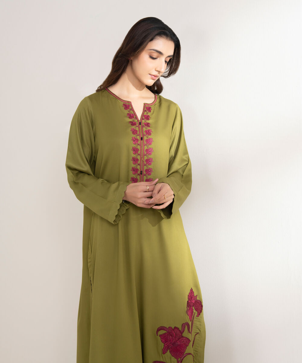 Women's RTW Bedford Embroidered Straight Green Shirt