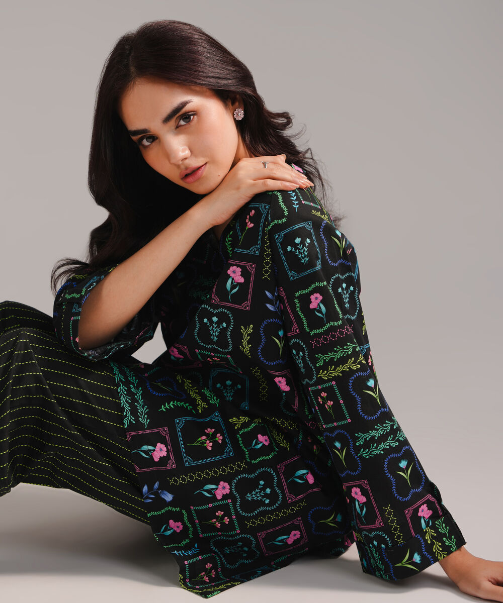 Women's RTW Crosshatch Printed Black Straight Shirt