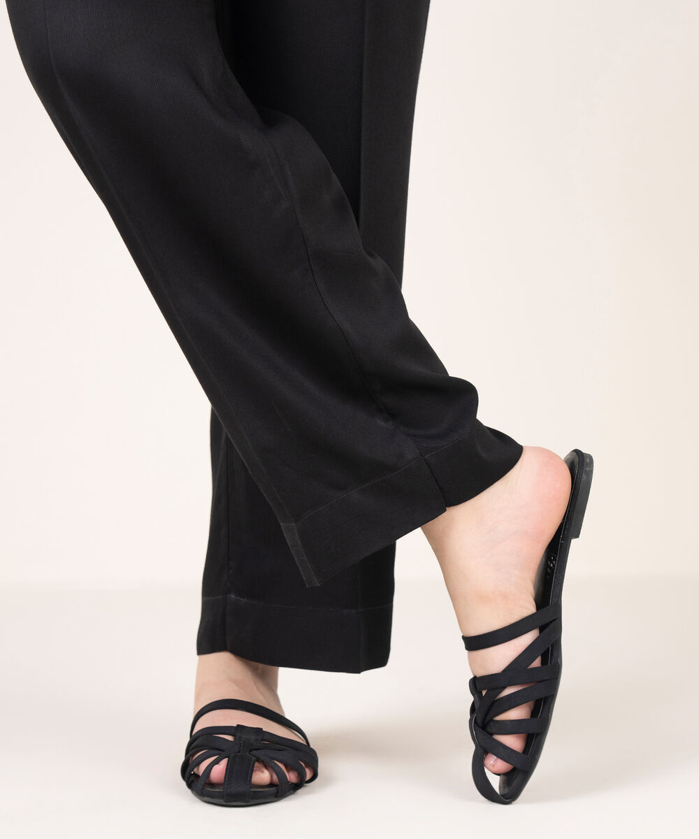 Women's RTW Bedford Solid Black Straight Pants