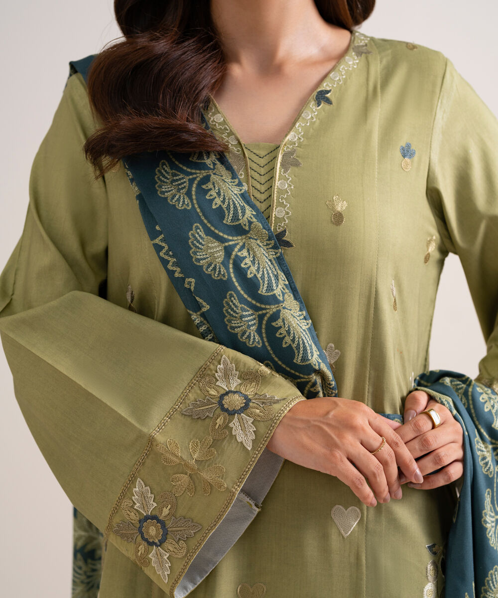 Women's Unstitched Embroidered Linen Green 3 Piece Suit