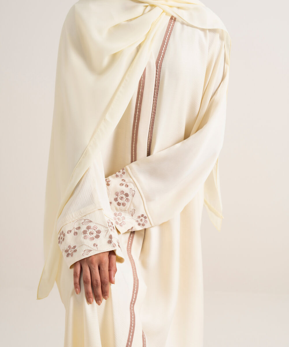 Women's Ivory Embroidered Kimono Set