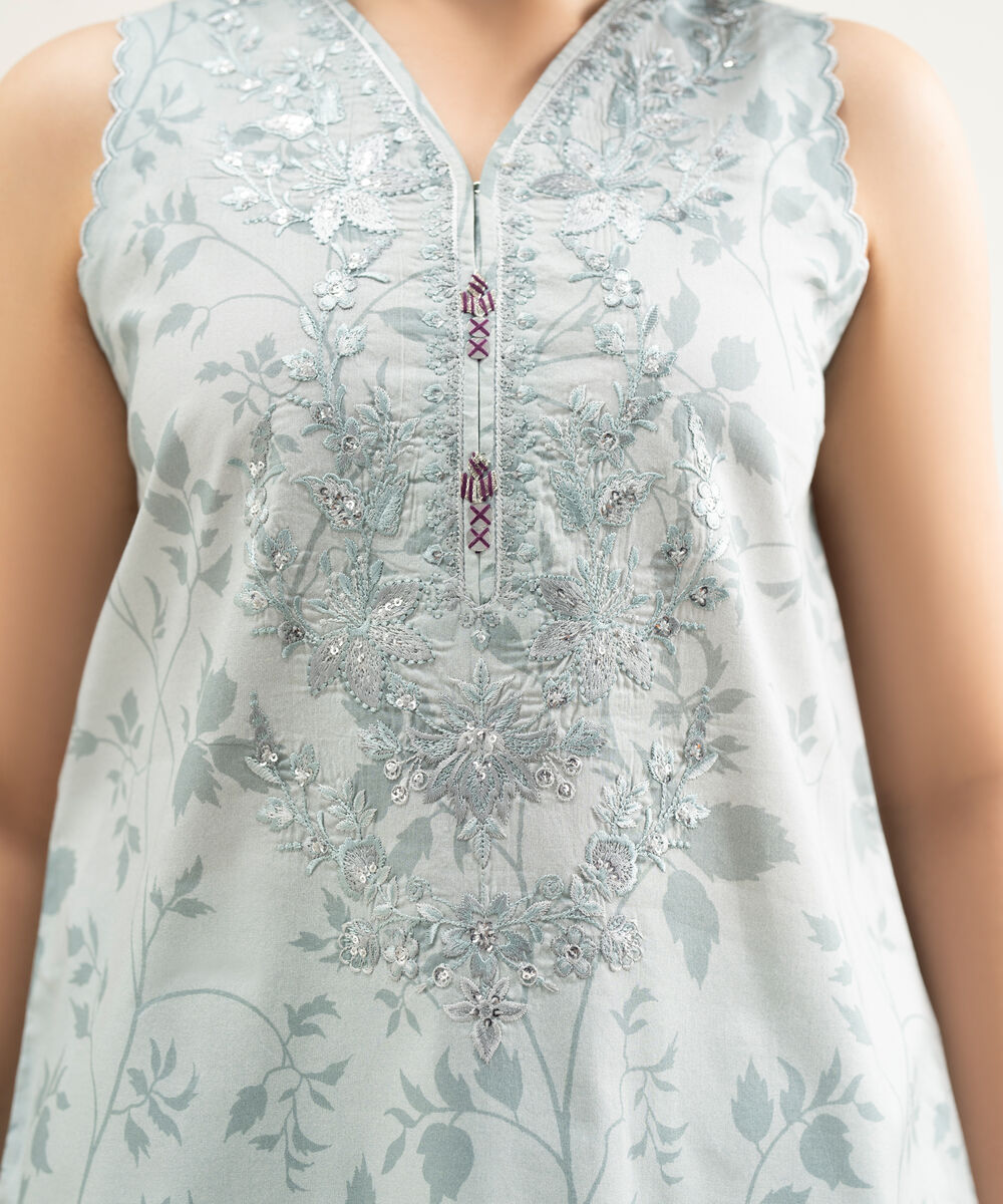 Women's Unstitched Lawn Grey Embroidered 3 Piece Suit