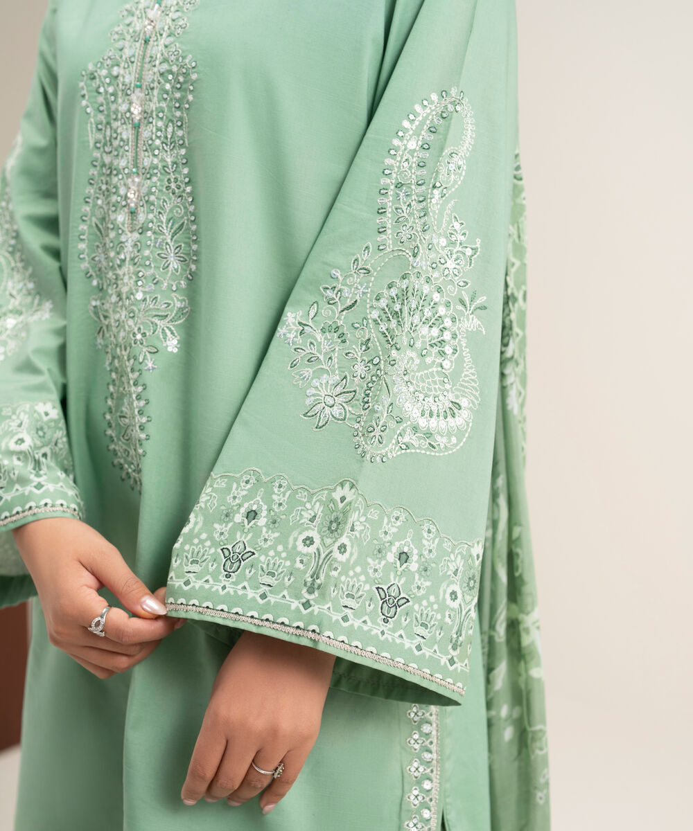 Women's Unstitched Textured Lawn Embroidered Green 3 Piece Suit