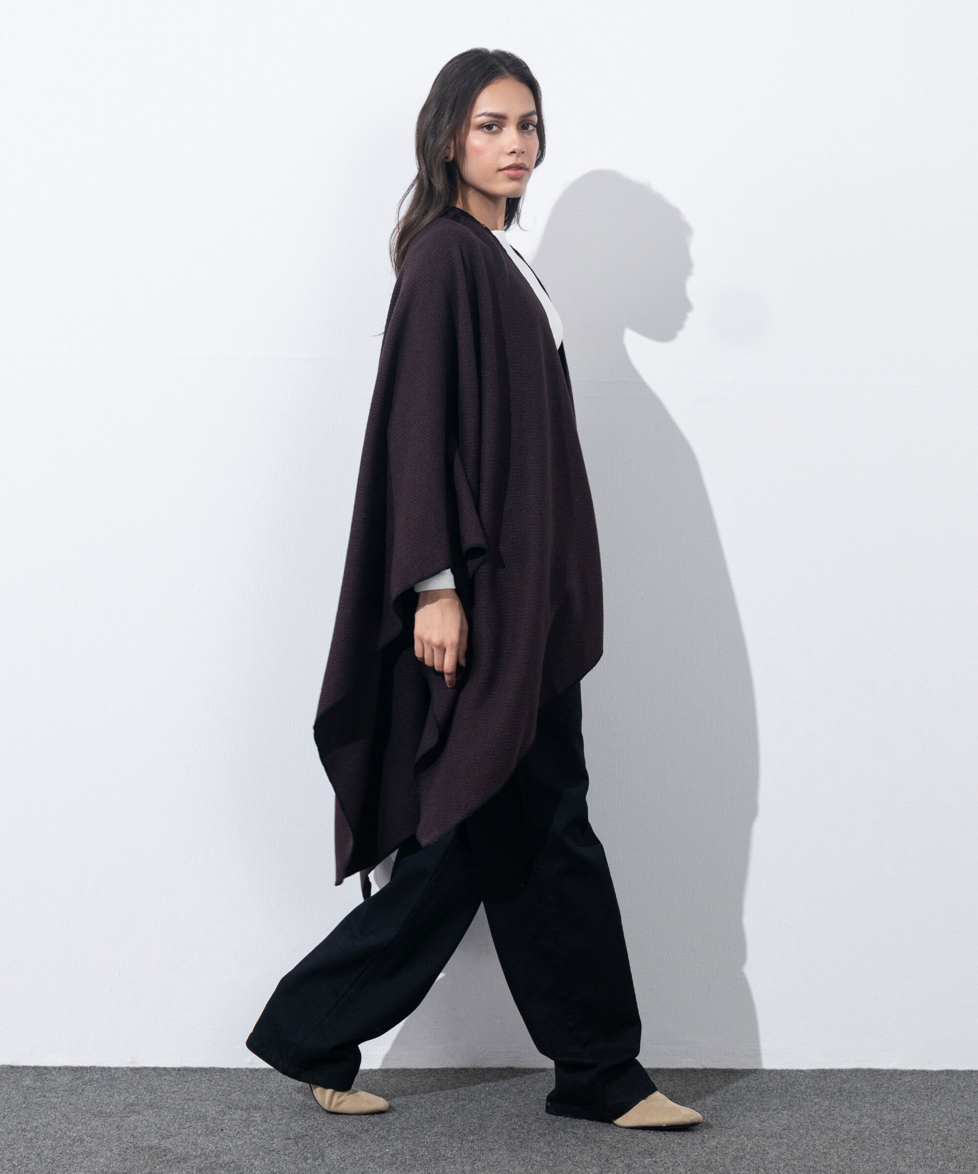 how to wear cape shawl with sleeves