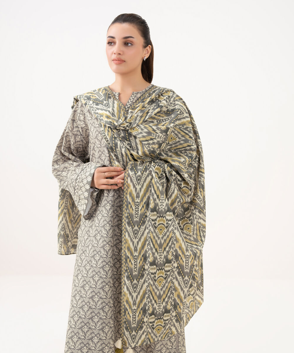 Women's Unstitched Light Khaddar Printed Grey 3 Piece Suit