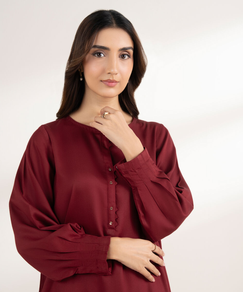 Women's RTW Bedford Solid Straight Red Shirt