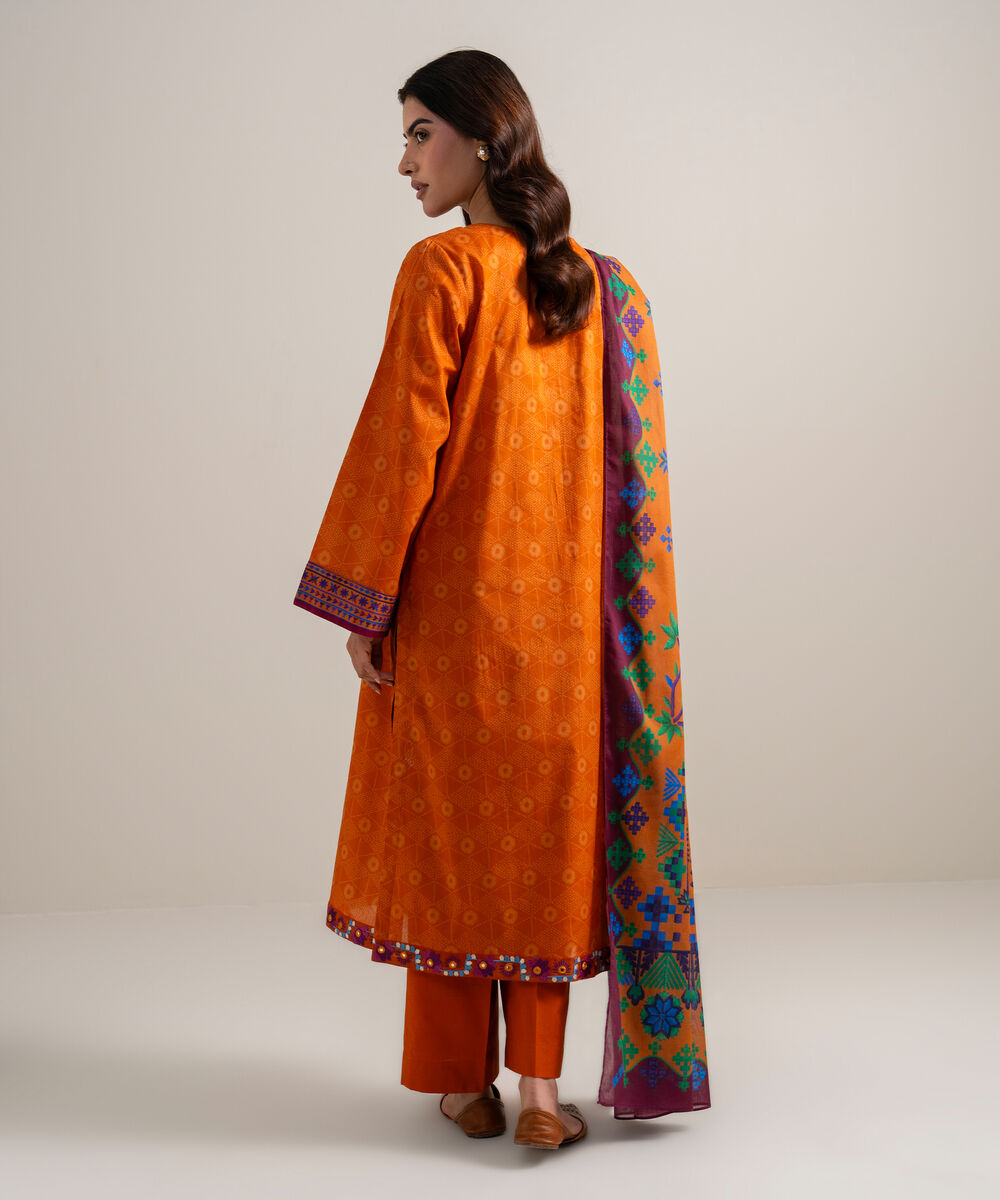 Women's Unstitched Lawn Embroidered Green 3 Piece Suit
