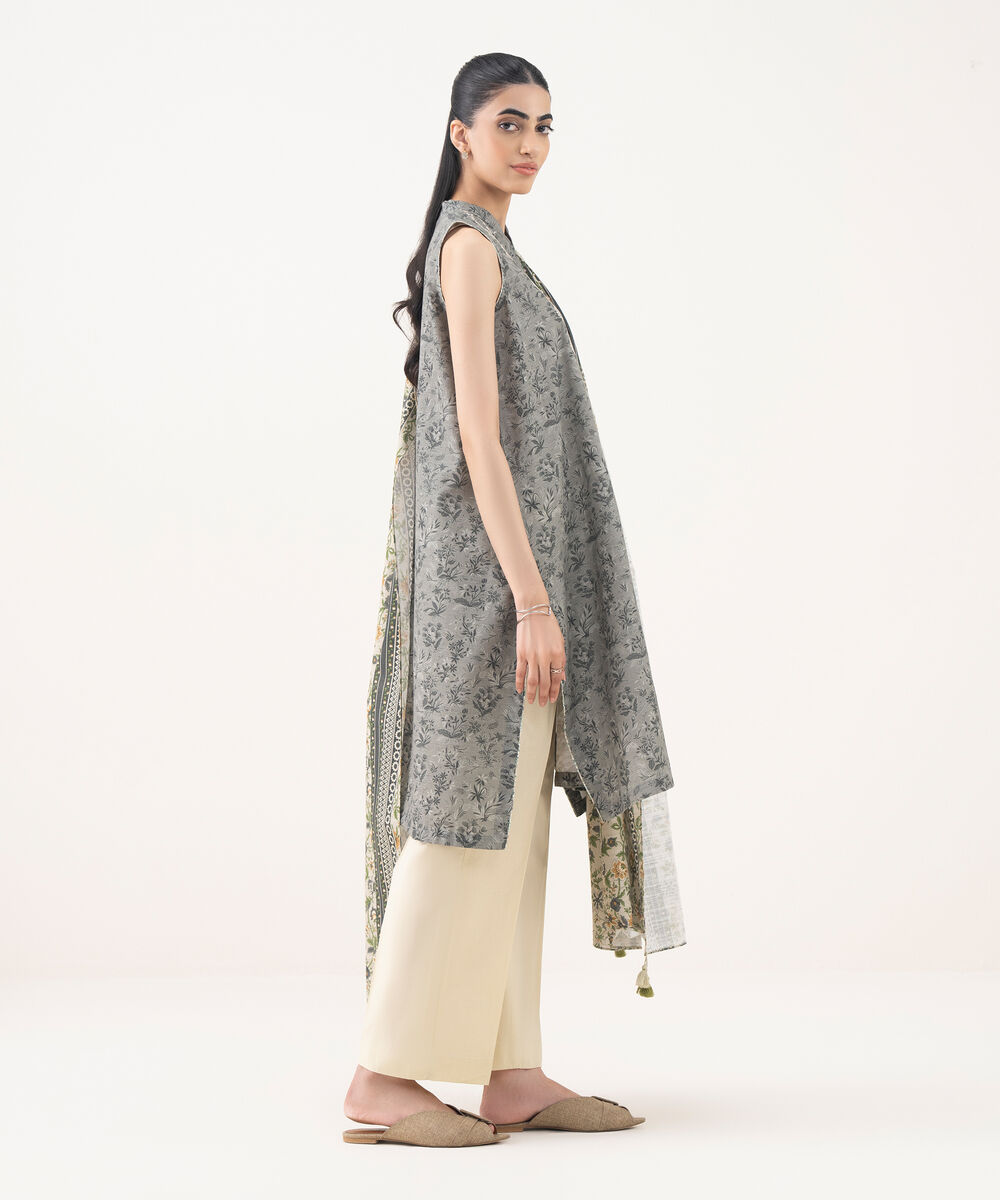 Women's Unstitched Khaddar Embroidered Grey 2 Piece Suit