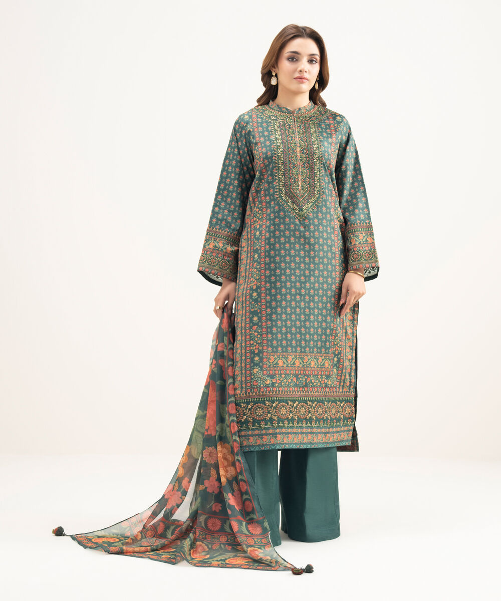 Women's Unstitched Blended Grip Silk Embroidered Green 3 Piece Suit