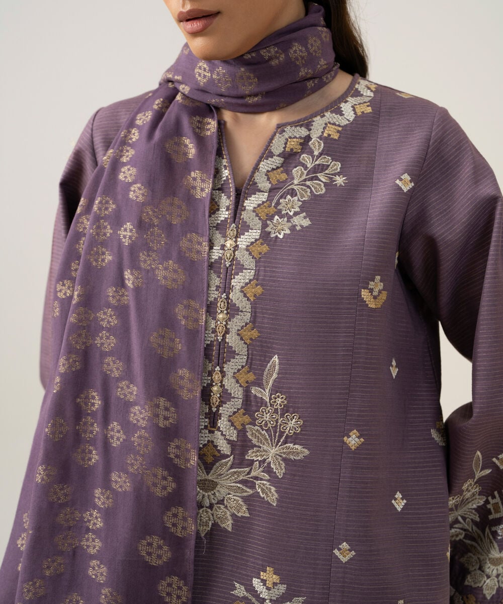 Women's Unstitched Zari Khaddar Embroidered Mauve 3 Piece Suit
