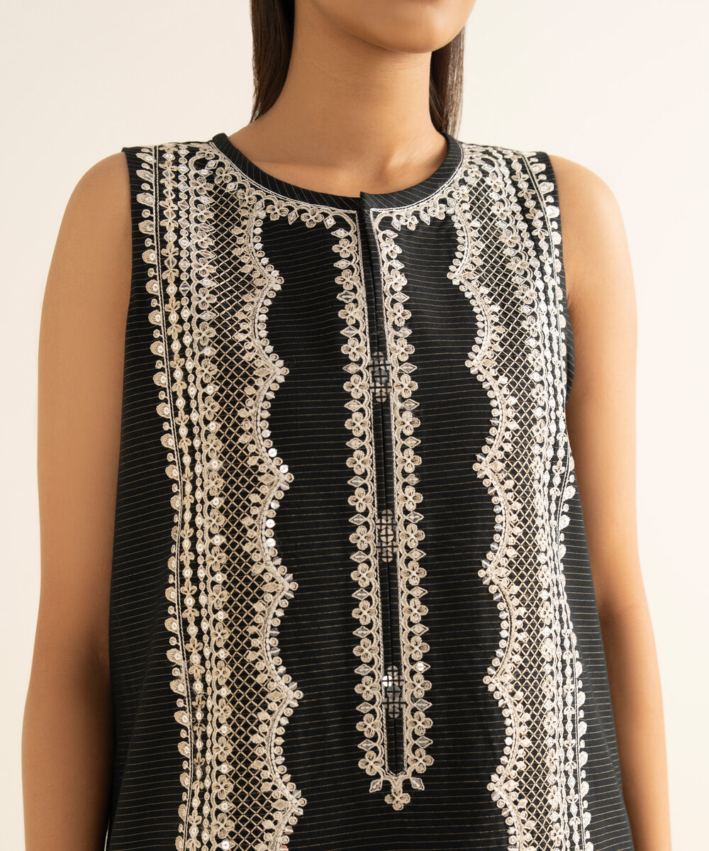 Women's Unstitched Zari Khaddar Embroidered Black 2 Piece Suit