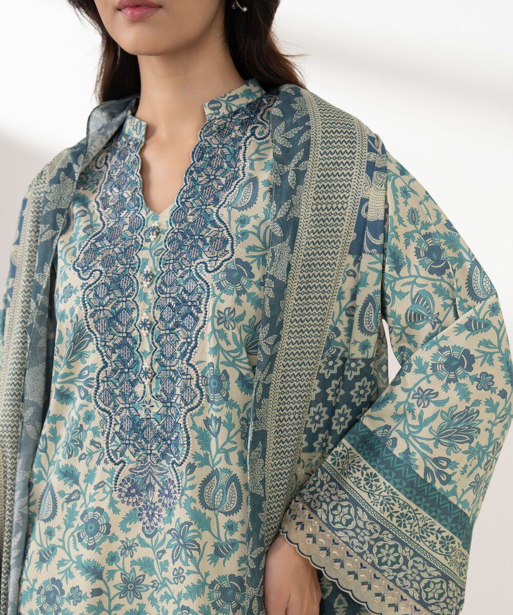 Women's Unstitched Lawn Embroidered Green 3 Piece Suit