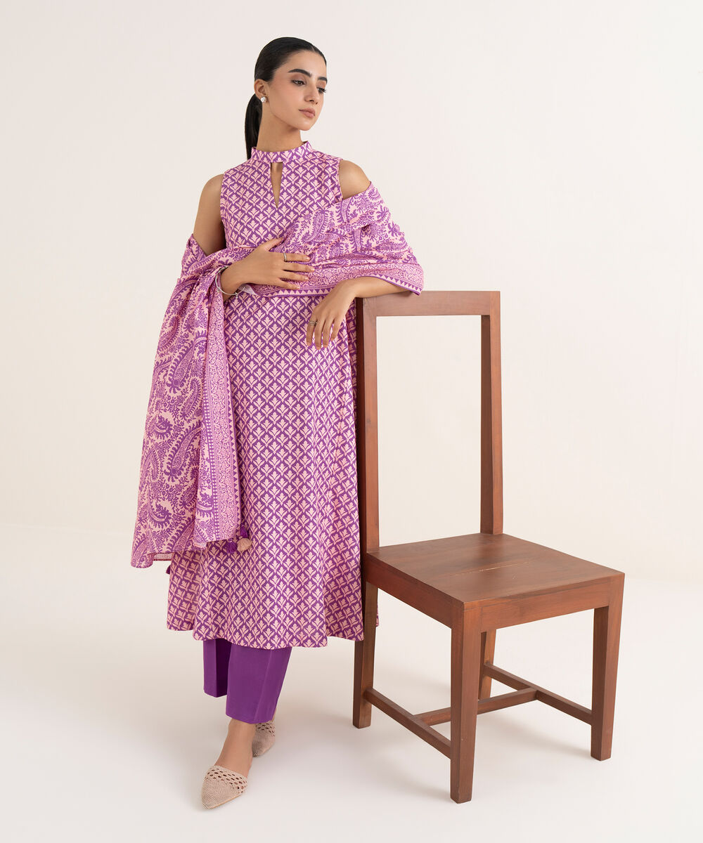 Women's Unstitched Light Khaddar Printed Magenta Three Piece Suit