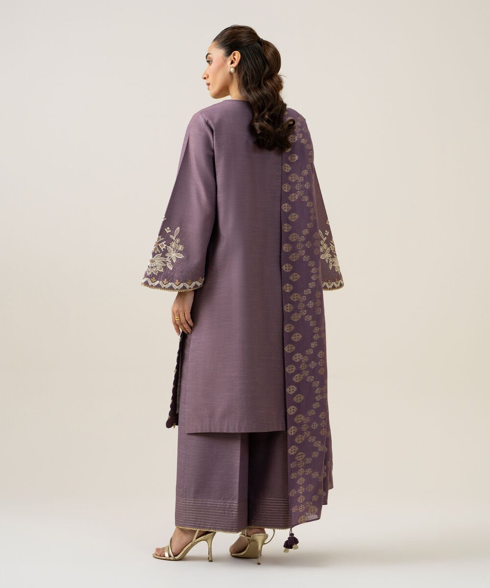 Women's Unstitched Zari Khaddar Embroidered Mauve 3 Piece Suit