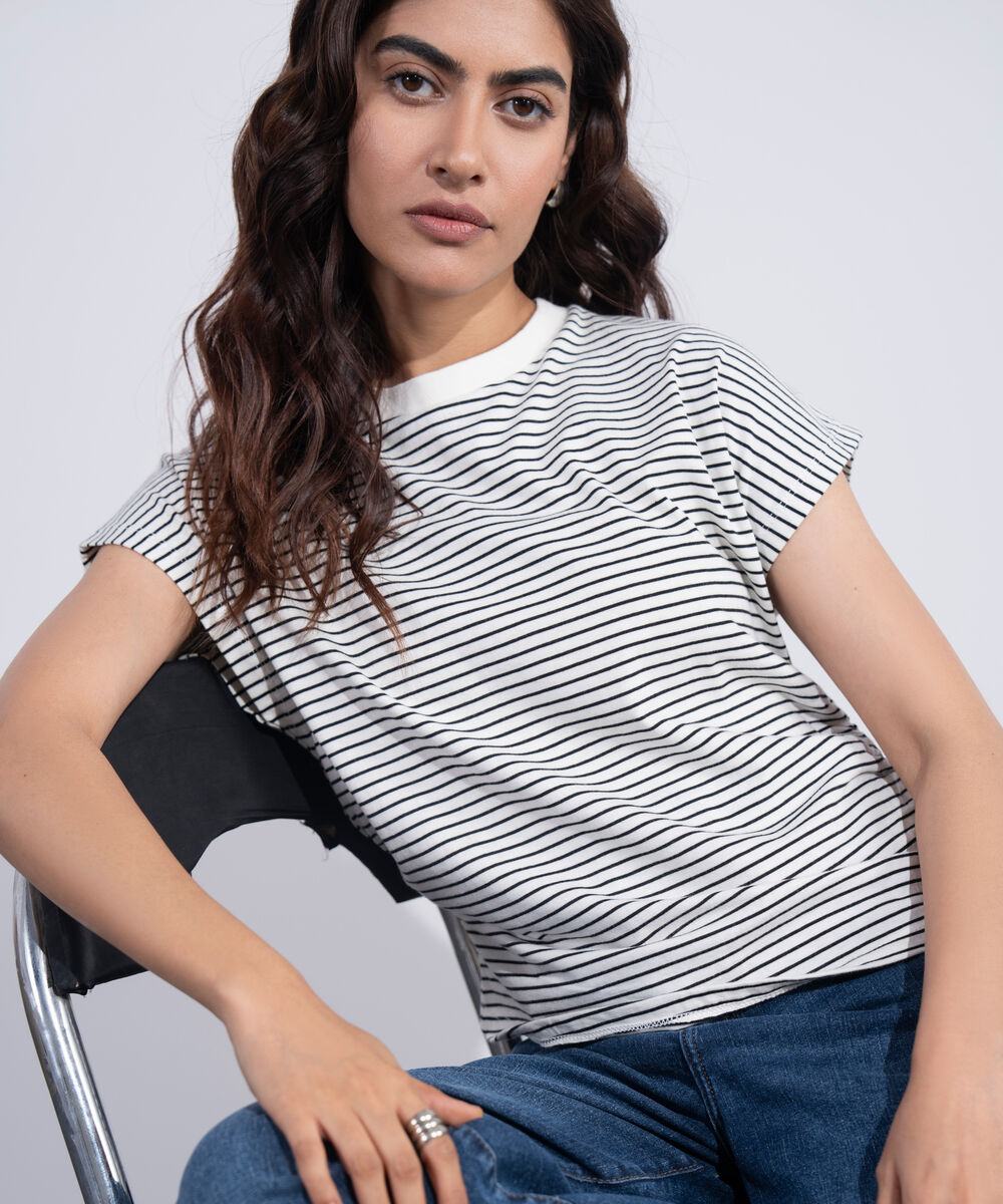 Women's Western Black And White Yarn Dyed Waist Cinched T-Shirt