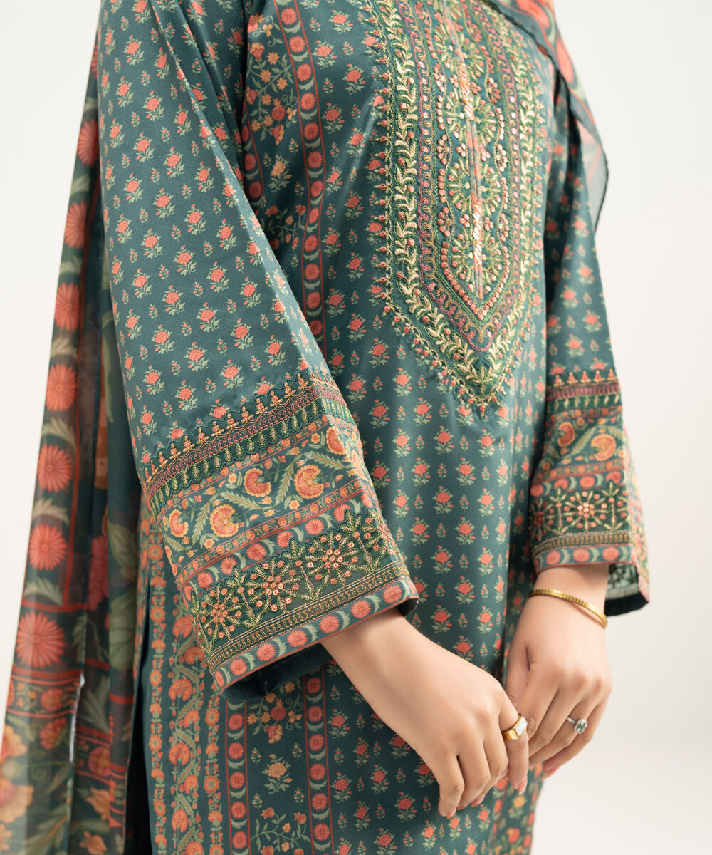 Women's Unstitched Blended Grip Silk Embroidered Green 3 Piece Suit