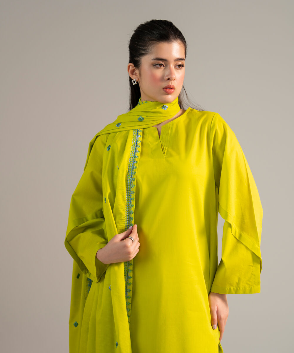 Women's RTW Crosshatch Solid Green 3 Piece Suit