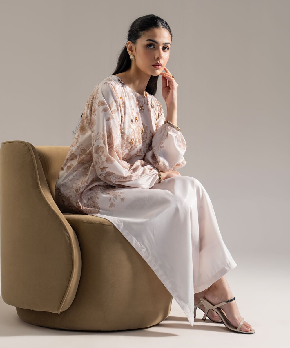 Women's RTW Printed Off White Blended Grip 2 Piece Suit