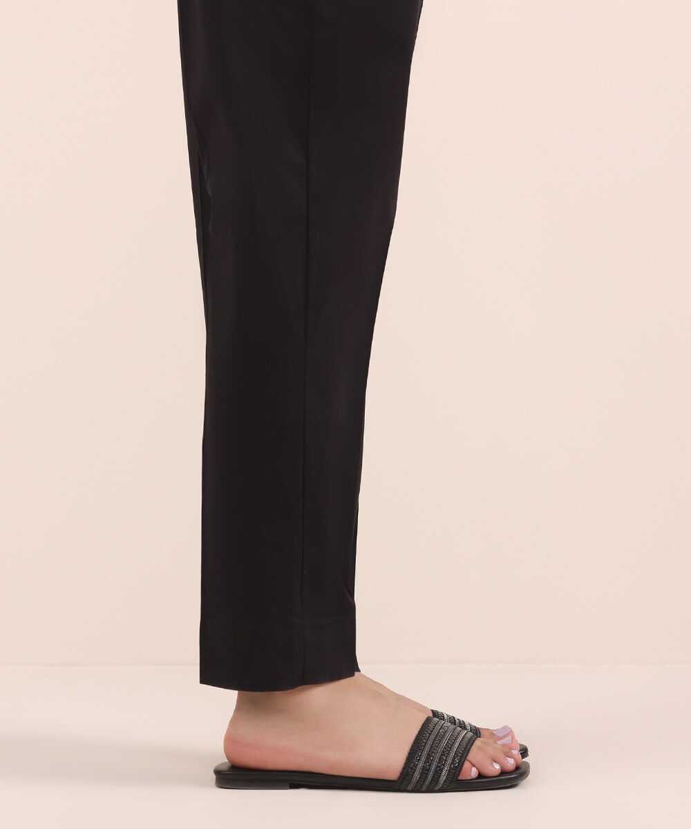 Woman - Black Solid Cambric Straight Pants