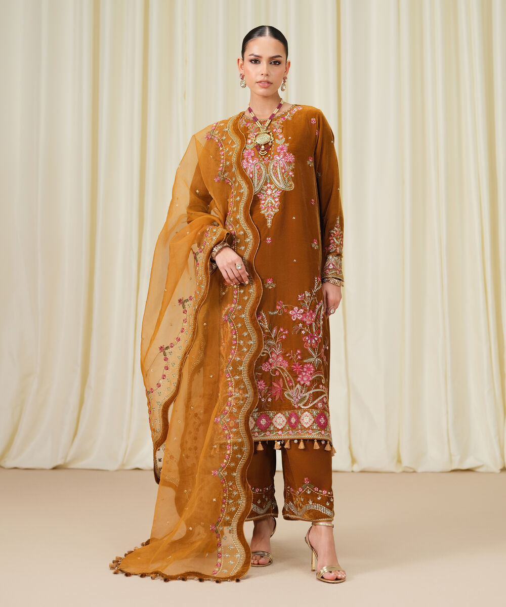 Women's Unstitched Embroidered Velvet Fuchsia 3 Piece Suit