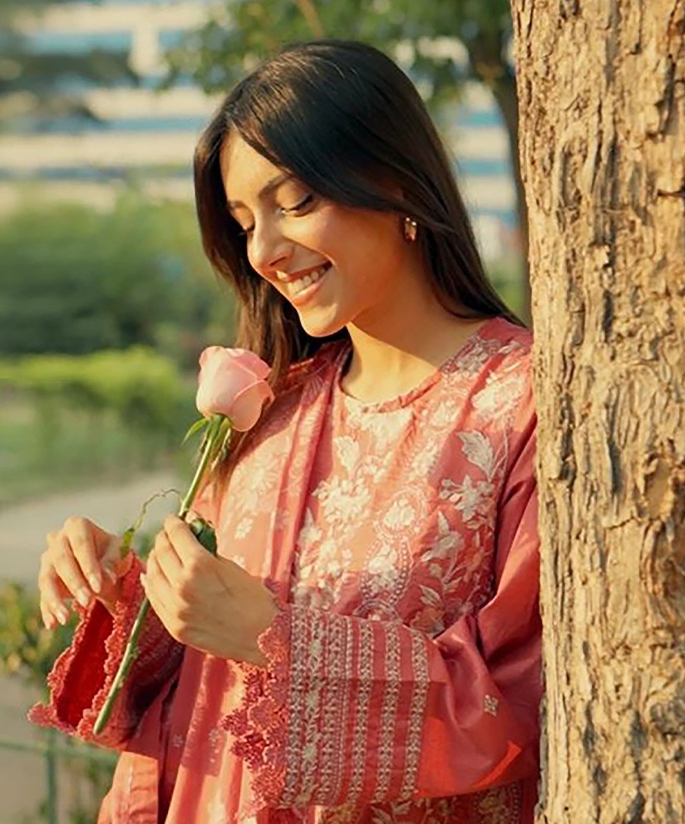 Women's Unstitched on SAPPHIRE END OF SEASON SALE UPTO 50% OFF