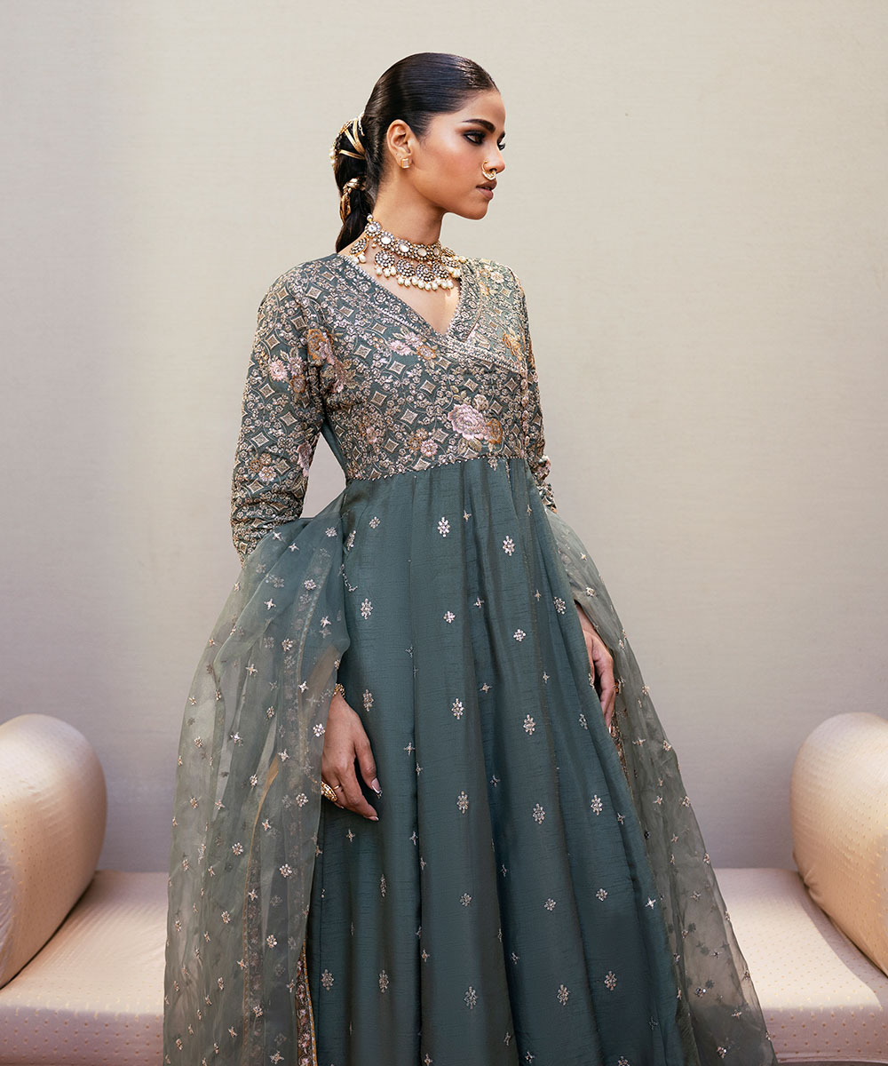 Explore Formal Dresses
